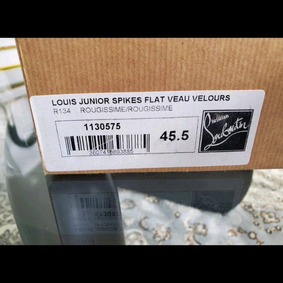 Hi! I’m selling red Christian loubitons worn once - Picture 2 of 5